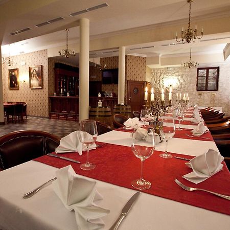 Hotel Sarmata Zespół Dworski Sandomierz Restaurante foto